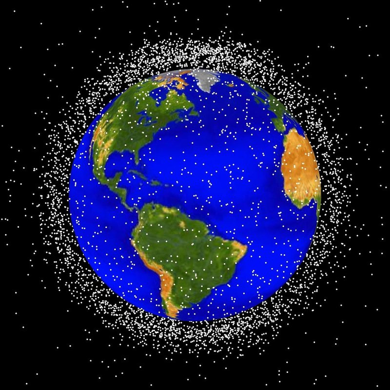 宇宙空間に漂うスペースデブリ