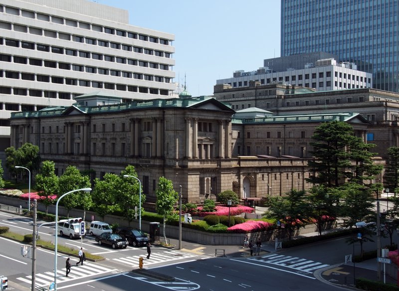 街で見かける銀行とATM