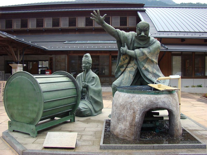 鎌倉幕府の象徴・鶴岡八幡宮（つるがおかはちまんぐう）